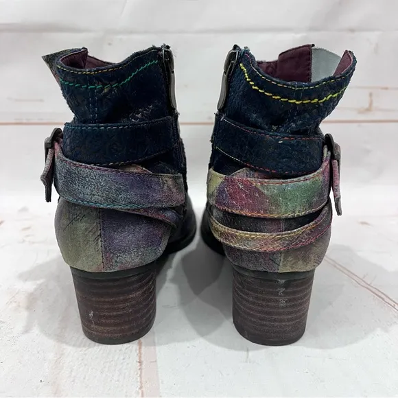 L’artiste Spring Step Leather Iridescent Paint Strokes Shazzam Ankle Booties
