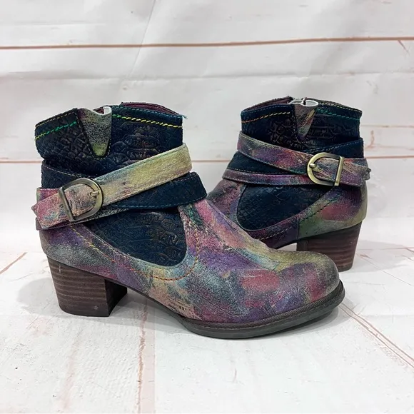 L’artiste Spring Step Leather Iridescent Paint Strokes Shazzam Ankle Booties