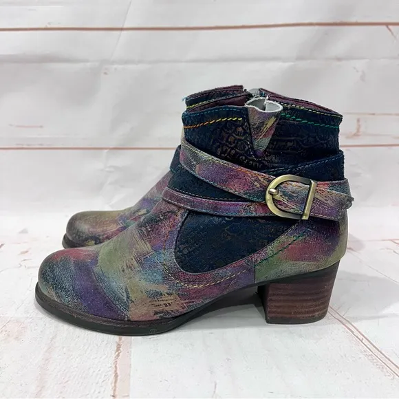 L’artiste Spring Step Leather Iridescent Paint Strokes Shazzam Ankle Booties