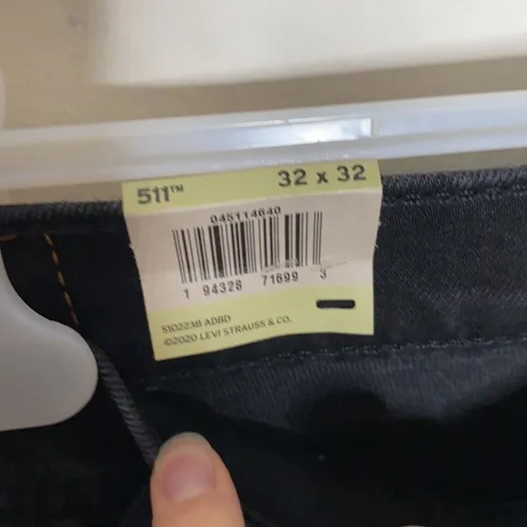 Levi’s 511 slim fit paint splatter black jeans size w32 x l32