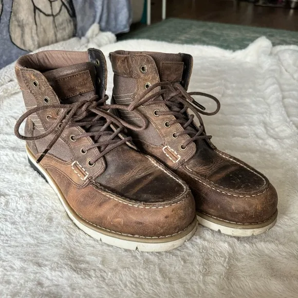 Levi’s men’s lace up boots