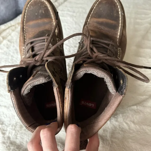 Levi’s men’s lace up boots