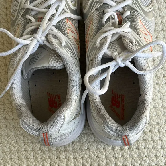 Like new! New Balance 530 unisex running shoes - unisex size 8