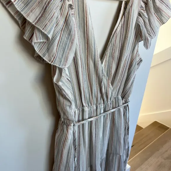 Listicle Flutter Sleeve Deep Neck White Stripped Maxi Dress Boho Style Medium