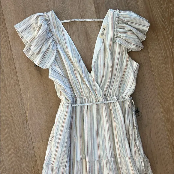 Listicle Flutter Sleeve Deep Neck White Stripped Maxi Dress Boho Style Medium