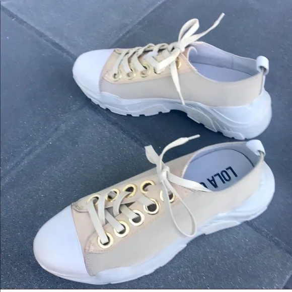 LOLA CRUZ SNEAKERS white chunky low top sneakers shoes gold lace up sporty 10