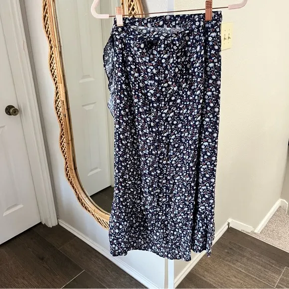 Madewell / Ruffle-Edge Midi Wrap Skirt in Harvest Vine