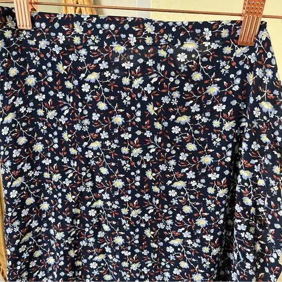 Madewell / Ruffle-Edge Midi Wrap Skirt in Harvest Vine