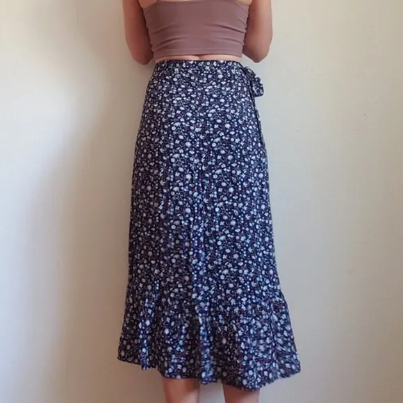 Madewell / Ruffle-Edge Midi Wrap Skirt in Harvest Vine