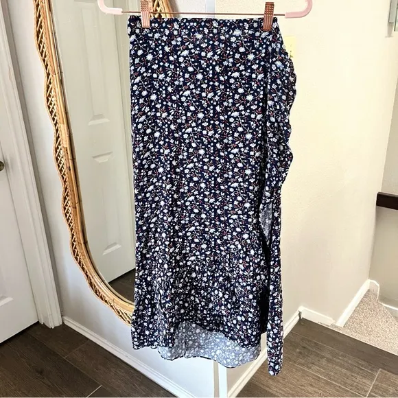 Madewell / Ruffle-Edge Midi Wrap Skirt in Harvest Vine