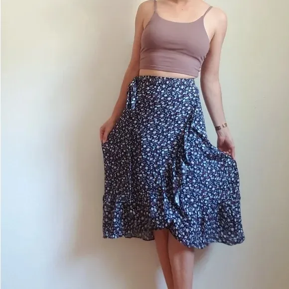 Madewell / Ruffle-Edge Midi Wrap Skirt in Harvest Vine