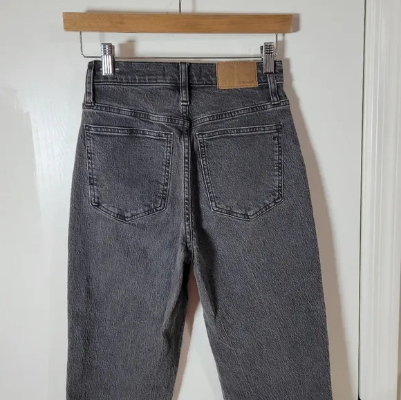 Madewell The Perfect Vintage Straight Distressed Jeans with Fringed Hem 24