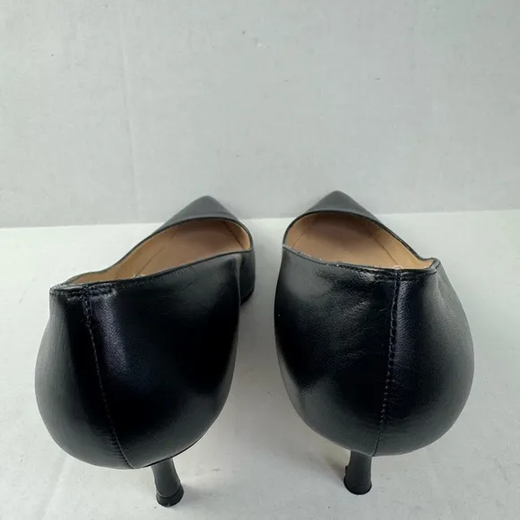 Manolo Blahnik Black Pointed Toe Heel Pumps Size 39.