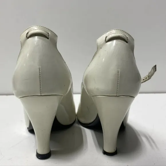Marc Jacobs Chunky Heel Peep Toe White Heels 7.5 8 Ankle Strap.