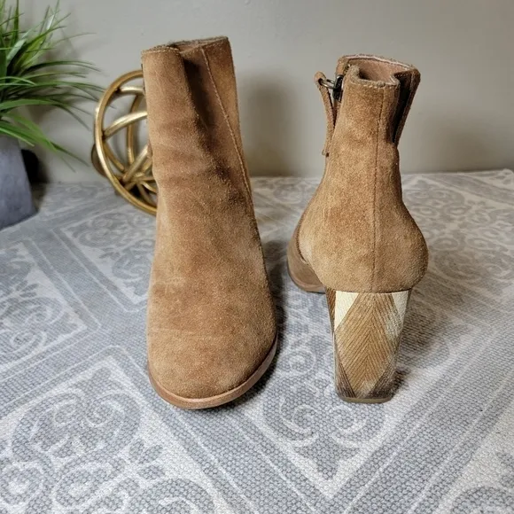 Matisse Katherine Tan Suede Booties Ankle Boots Geometric wood block heel Size 7