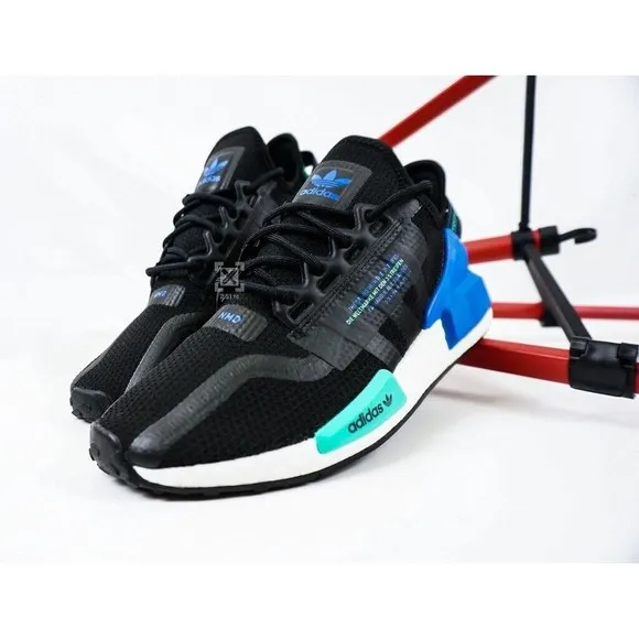 MENS Adidas Ori ginals NMD R1 V2  Boost Shoes Black FY5922