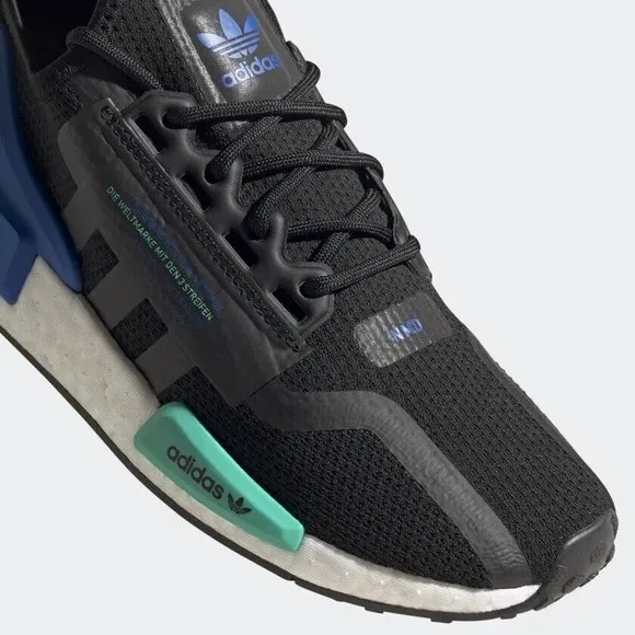 MENS Adidas Ori ginals NMD R1 V2  Boost Shoes Black FY5922