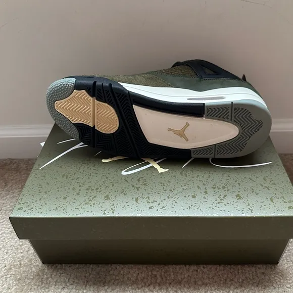 Men’s Air Jordan 4 Retro SE Craft Medium Olive FB9927-200 Size 9