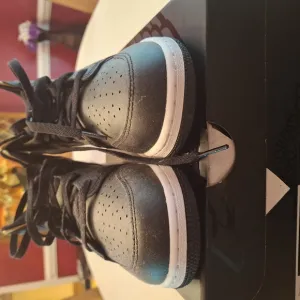 Men's Black Sneakers