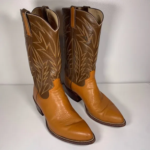 Men’s Vintage Cowboy Boots  Size 9D Brown shaft/tan foot Western