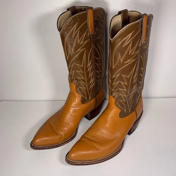 Men’s Vintage Cowboy Boots  Size 9D Brown shaft/tan foot Western