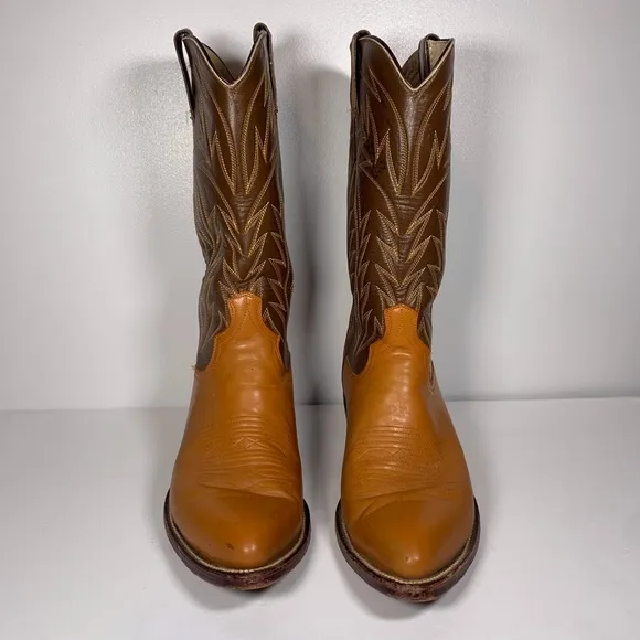 Men’s Vintage Cowboy Boots  Size 9D Brown shaft/tan foot Western