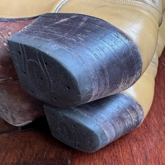 Men’s Vintage Nocona Western Boots, Tan, Size 8.5.