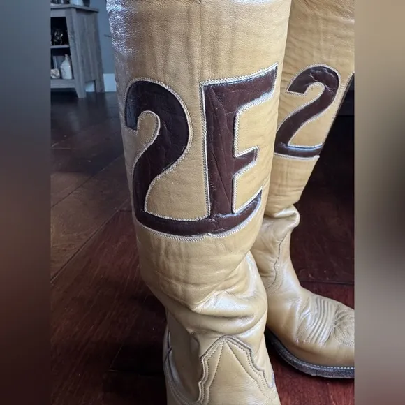 Men’s Vintage Nocona Western Boots, Tan, Size 8.5.