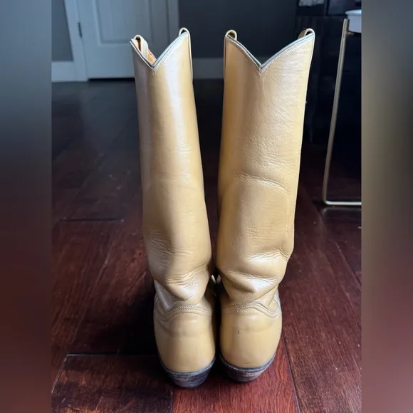 Men’s Vintage Nocona Western Boots, Tan, Size 8.5.