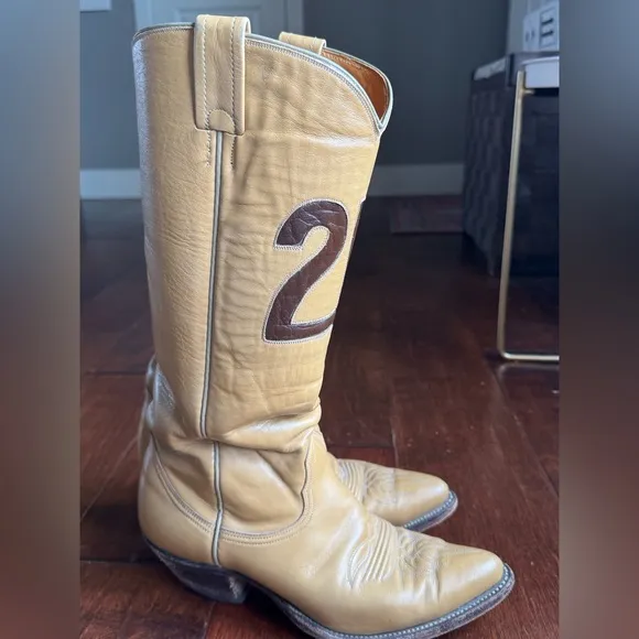Men’s Vintage Nocona Western Boots, Tan, Size 8.5.