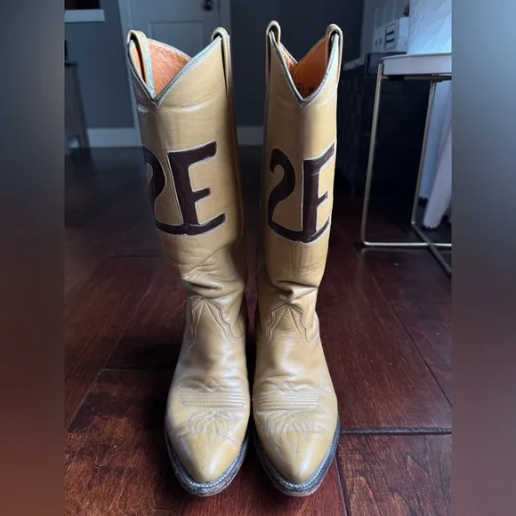 Men’s Vintage Nocona Western Boots, Tan, Size 8.5.