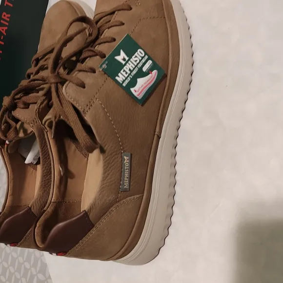 Mephisto Tan Sneakers Low-Top Casual