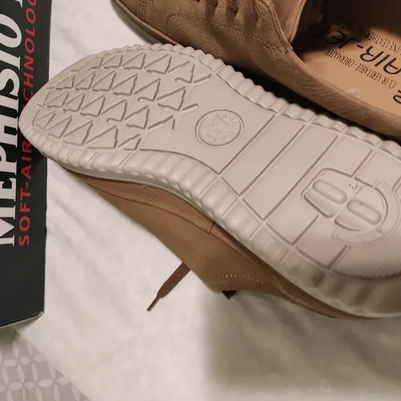 Mephisto Tan Sneakers Low-Top Casual