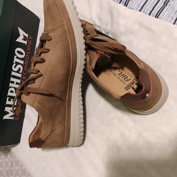 Mephisto Tan Sneakers Low-Top Casual