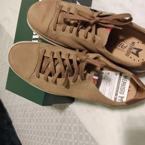 Mephisto Tan Sneakers Low-Top Casual