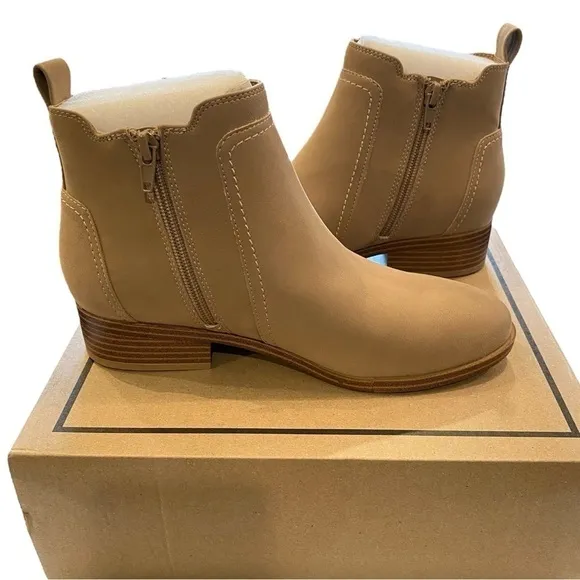 MIA Belle Bootie in Stone Tan NIB Size 7