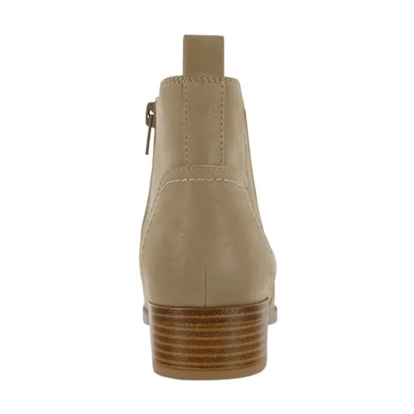 MIA Belle Bootie in Stone Tan NIB Size 7