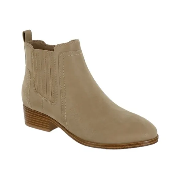 MIA Belle Bootie in Stone Tan NIB Size 7