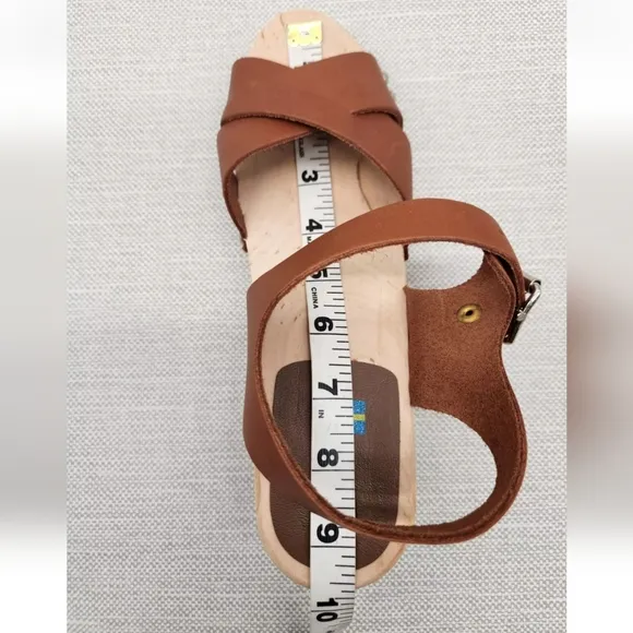 Mia Gertrude size 39 swedish clog sandals brown Luggage Leather Wood Boho