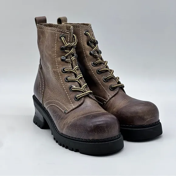 MIA Vintage Y2K Boots. Size 7.5