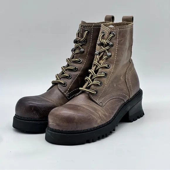 MIA Vintage Y2K Boots. Size 7.5