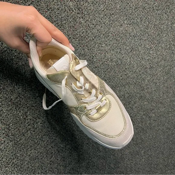 MICHEAL KORS Metallic Gold &amp; White Neutral Chunky Logo Sneakers Platform Shoes