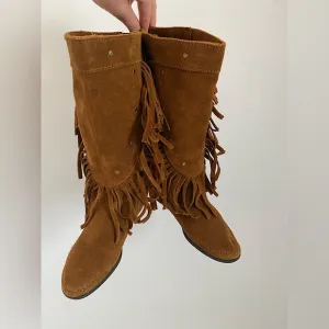 Minnetonka Raw Suede Fringe Boots Honey Brown Mid Calf Women’s Size 6.5 Western