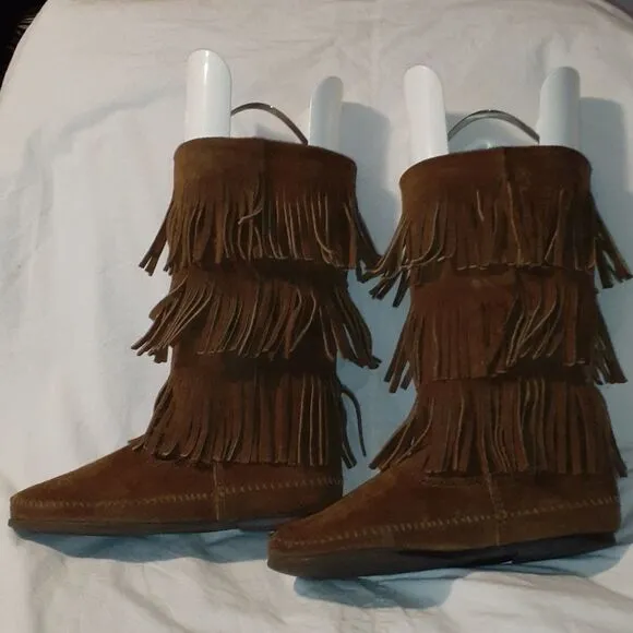 Minnetonka 3‎ Levels of Fringe Tall Suede Boots 8