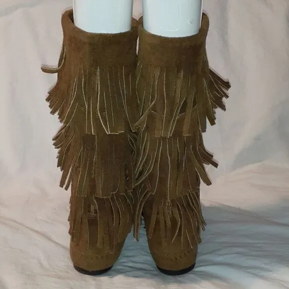 Minnetonka 3‎ Levels of Fringe Tall Suede Boots 8