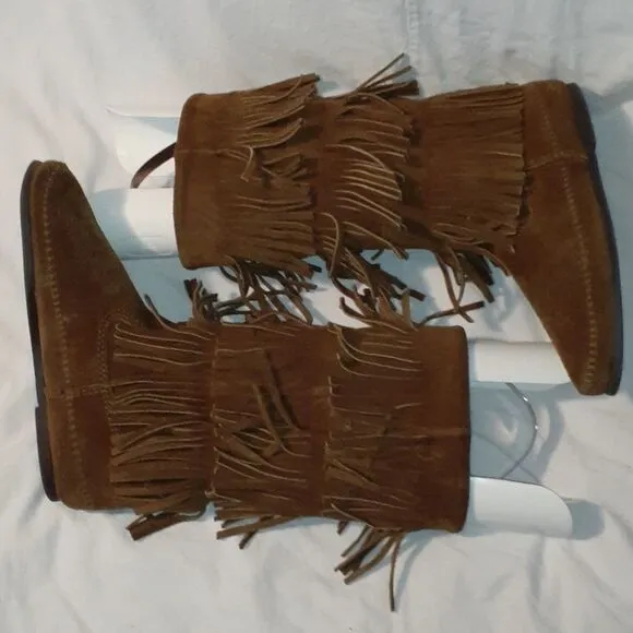 Minnetonka 3‎ Levels of Fringe Tall Suede Boots 8