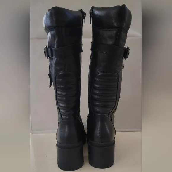 MINT - VINTAGE FOUNDRY CO. BLACK BOOTS  (sz 7)