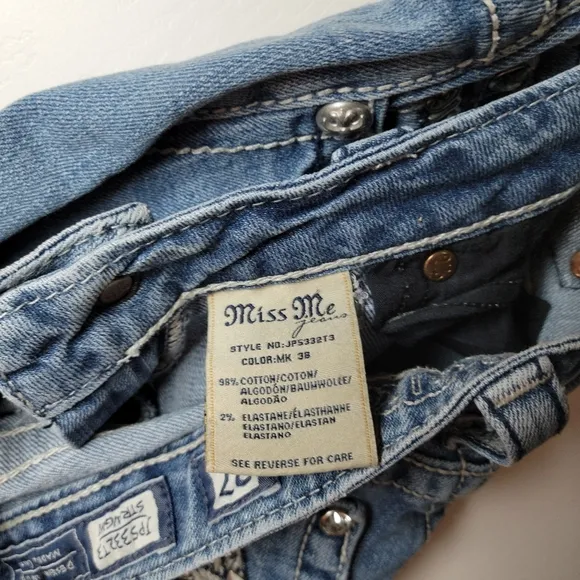 Miss Me Low Rise Rhinestone Angel Wing Straight Jeans | Miss Me Jeans | Size 27