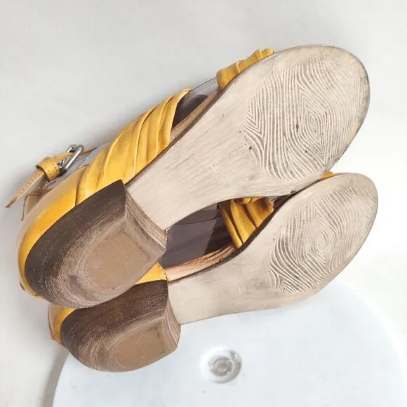 Miz Mooz Cassie Mustard Yellow Leather Open Toe Flat Strappy Sandals 36 / 5.5-6