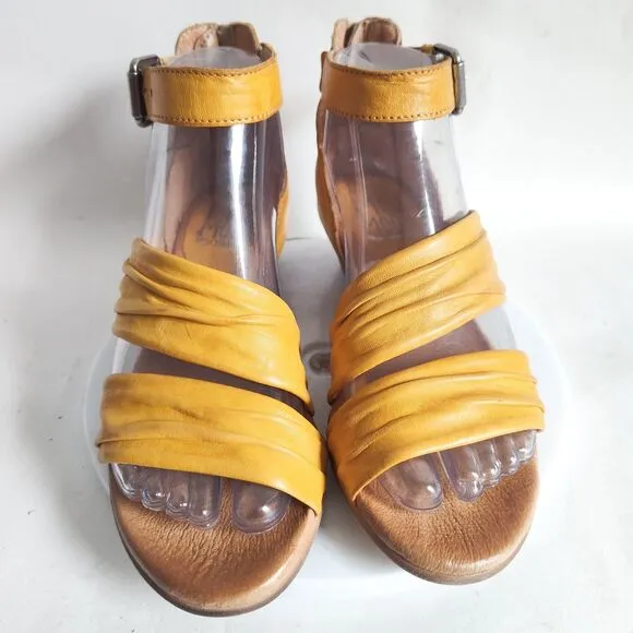 Miz Mooz Cassie Mustard Yellow Leather Open Toe Flat Strappy Sandals 36 / 5.5-6